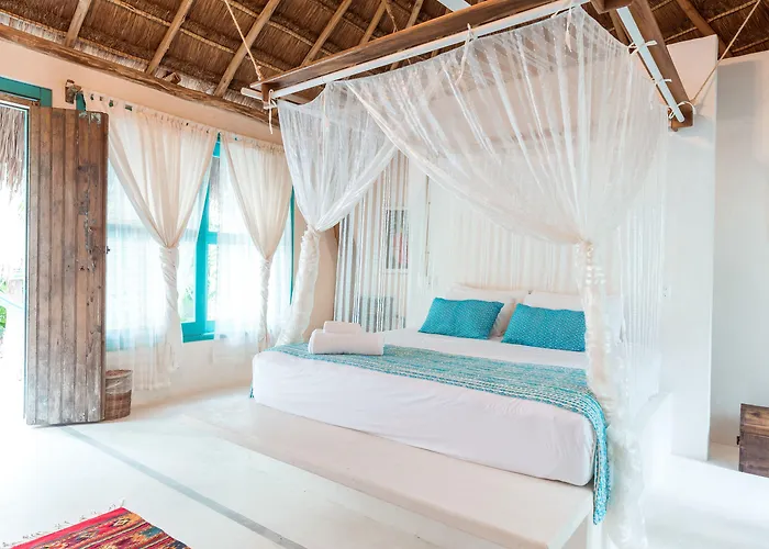 Hotel Cormoran & Cenote