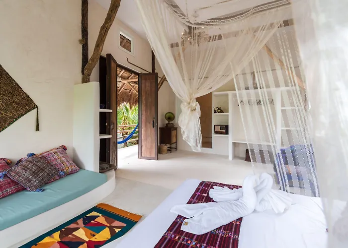 Hotel Cormoran & Cenote Tulum